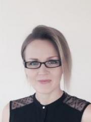 Dr Maike Neuhaus