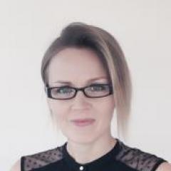 Dr Maike Neuhaus